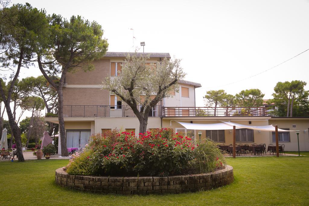 Hotel Ausonia Monte Porzio Exterior photo