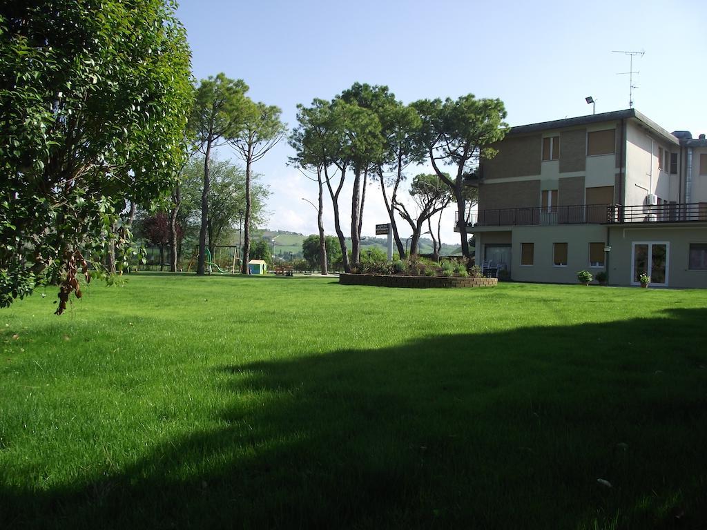 Hotel Ausonia Monte Porzio Exterior photo