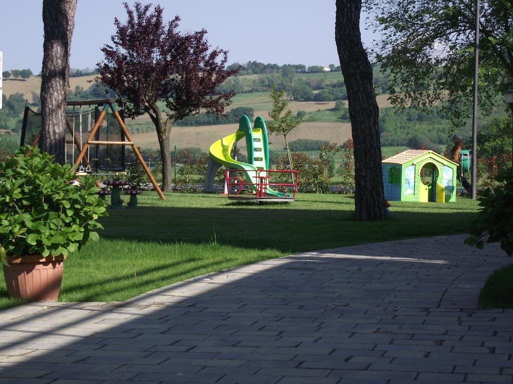 Hotel Ausonia Monte Porzio Exterior photo