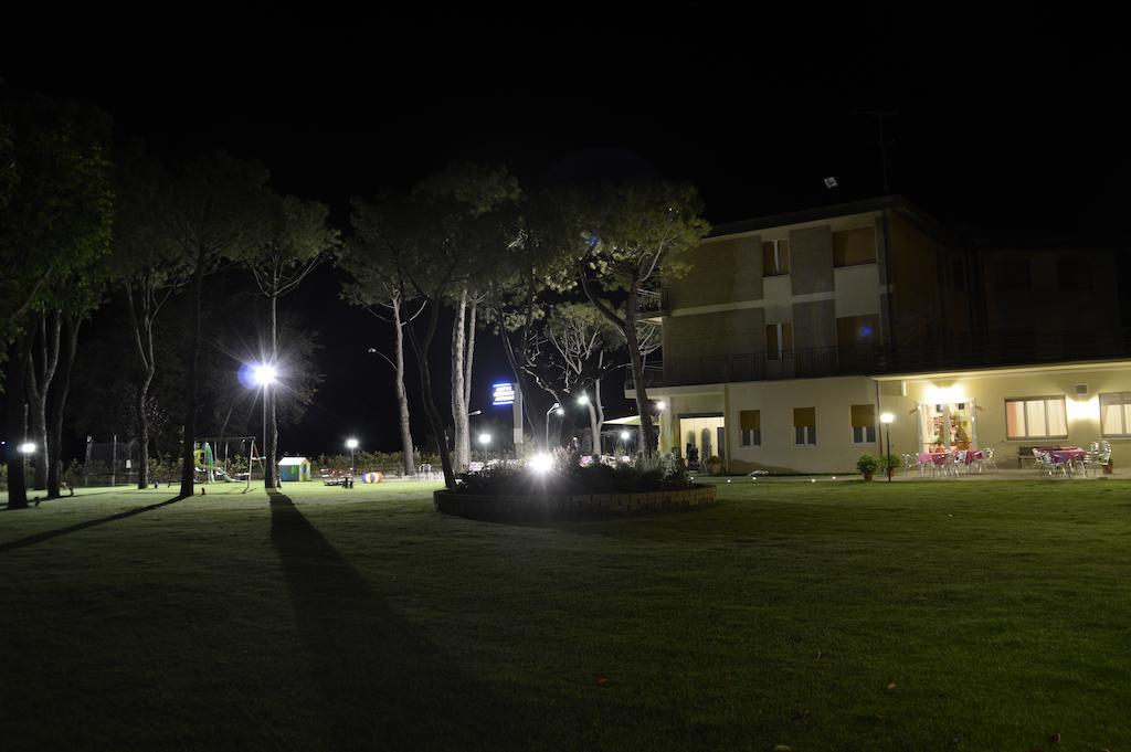 Hotel Ausonia Monte Porzio Exterior photo